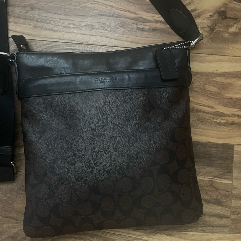 I am selling a used coach crossbody